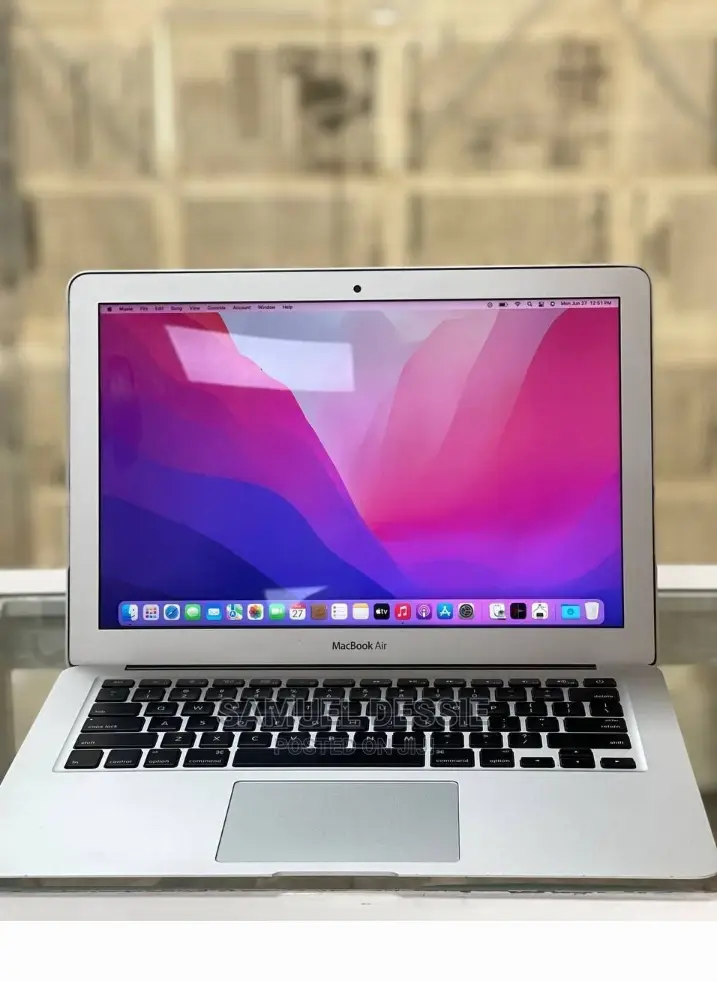 New Laptop Apple MacBook Air 2015 4GB Intel Core I5 SSD 128GB