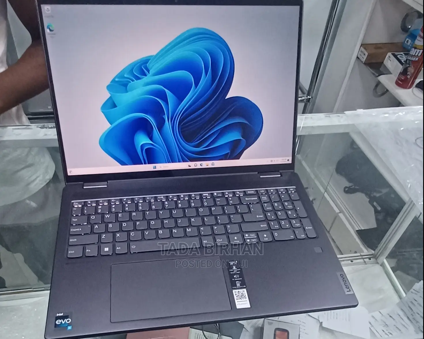 New Laptop Lenovo ThinkPad Yoga 8GB Intel Core I5 SSD 256GB