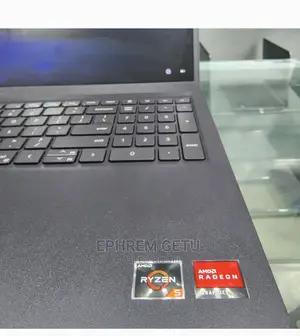 New Laptop Dell Inspiron 15 8GB AMD Ryzen 5 SSD 256GB