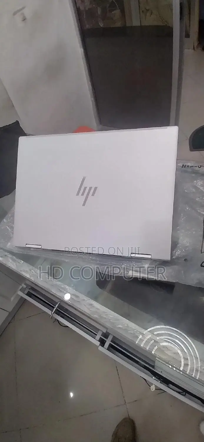 New Laptop HP Envy 17 8GB Intel Core I7 SSD 512GB