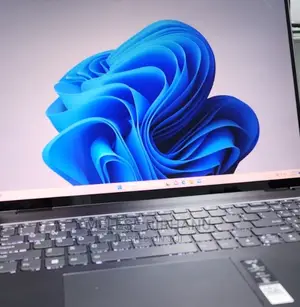 New Laptop Lenovo 8GB Intel Core I5 SSD 256GB