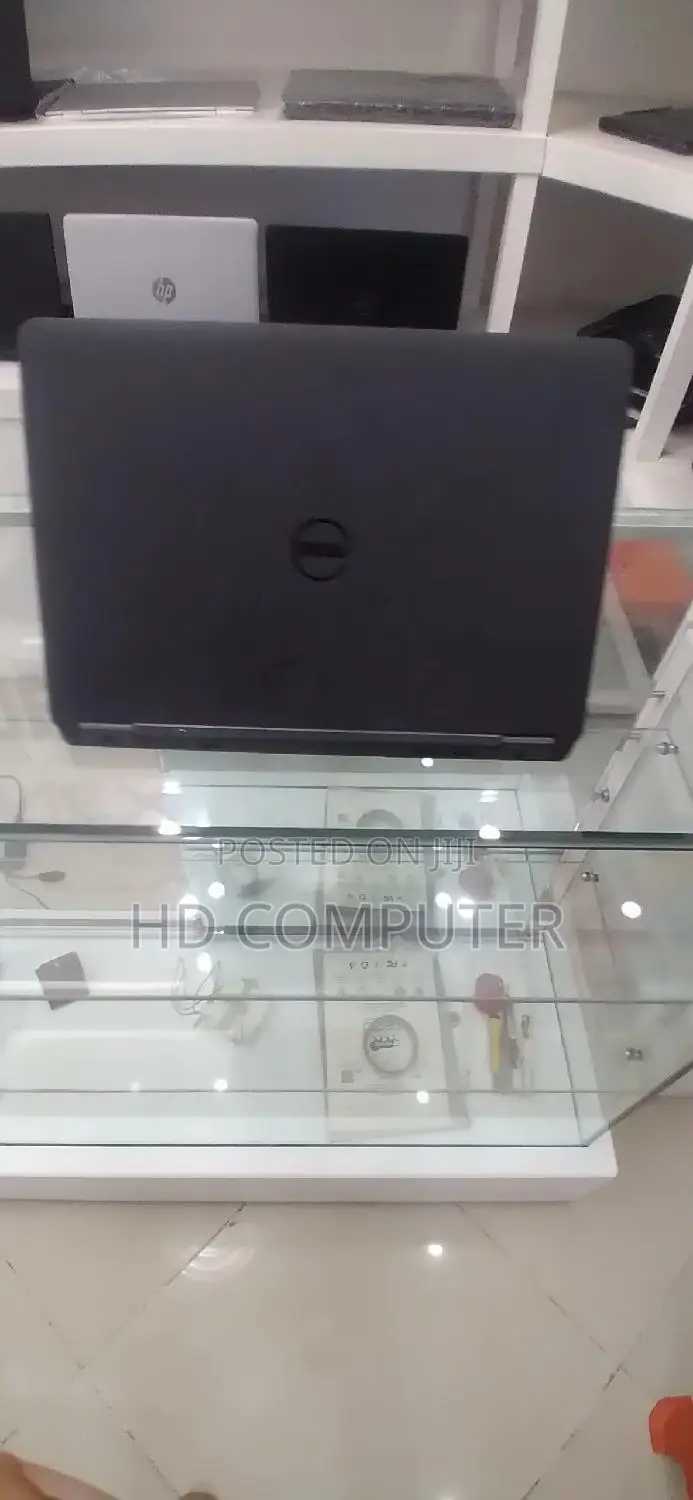 New Laptop Dell Latitude 5310 4GB Intel Core I5 HDD 500GB