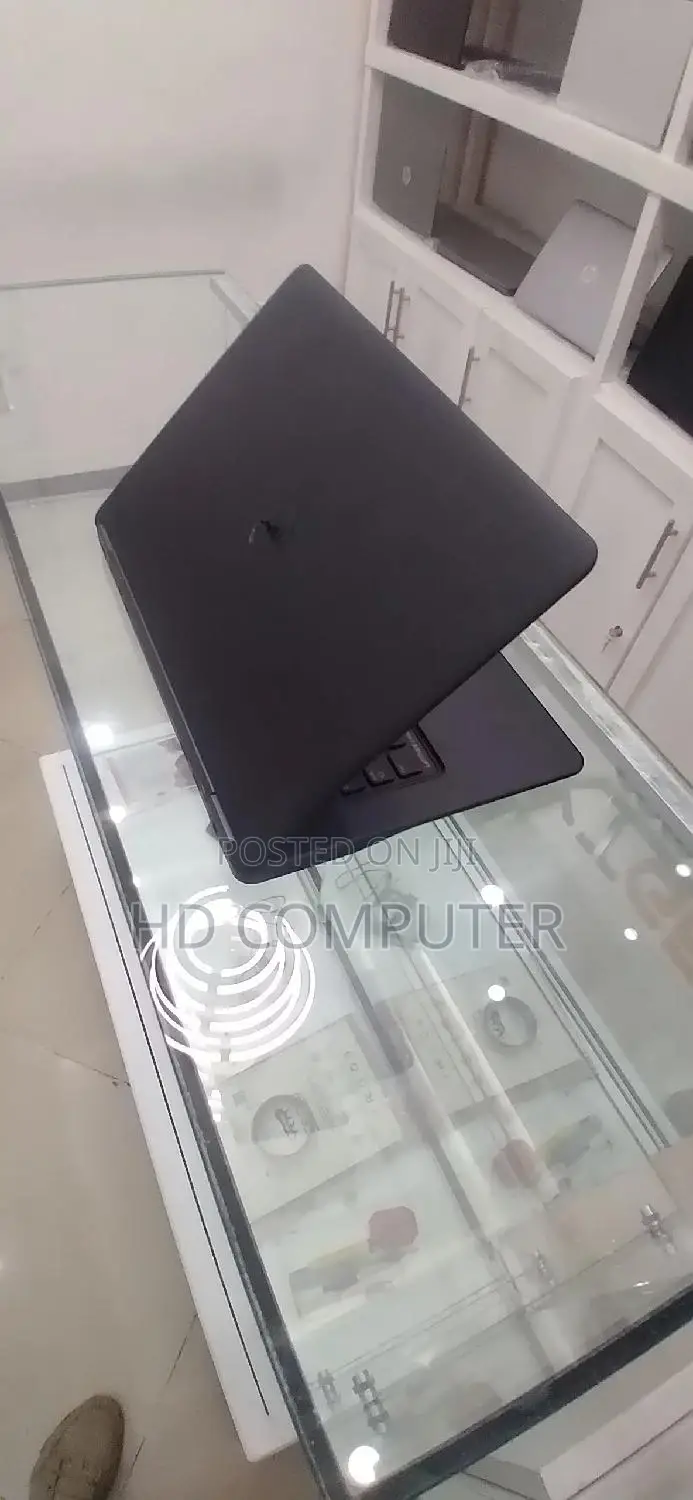 New Laptop Dell Latitude 5310 4GB Intel Core I5 HDD 500GB