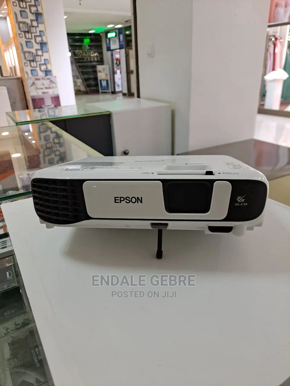 Epson S41 Projector