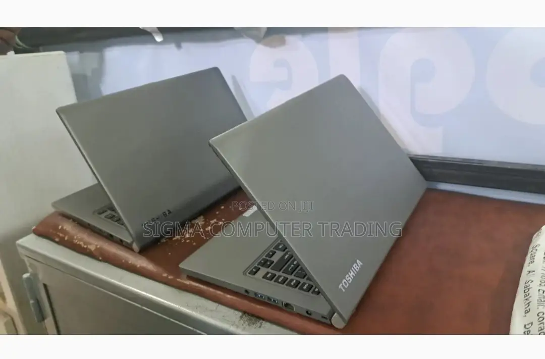 New Laptop Toshiba Portege R500 8GB Intel Core I5 SSD 256GB