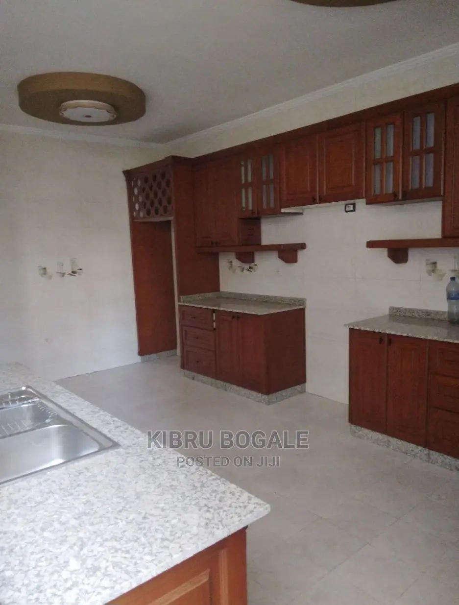 9bdrm House in Samit, Bole for sale