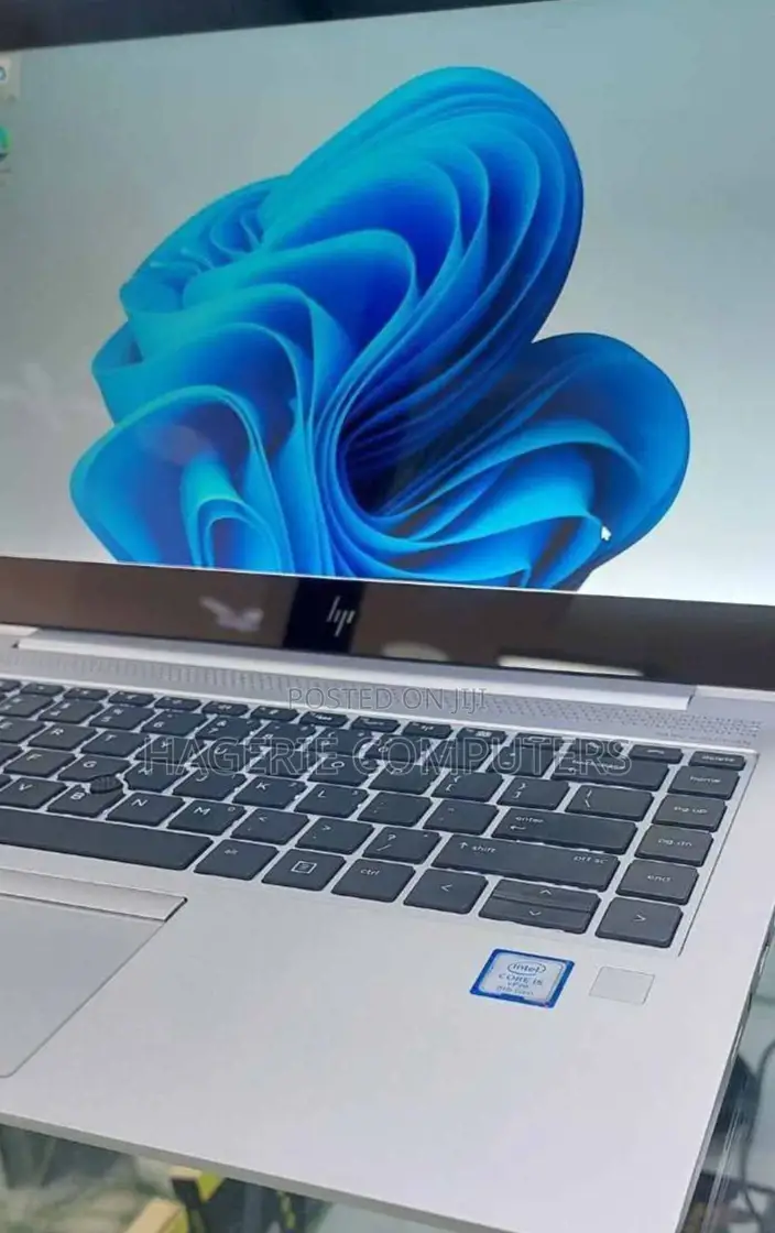 New Laptop HP Portable AC AC049TU 8GB Intel Core i5 SSD 512GB