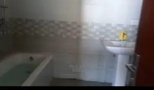 2bdrm Apartment in የኖህ, Bole for sale