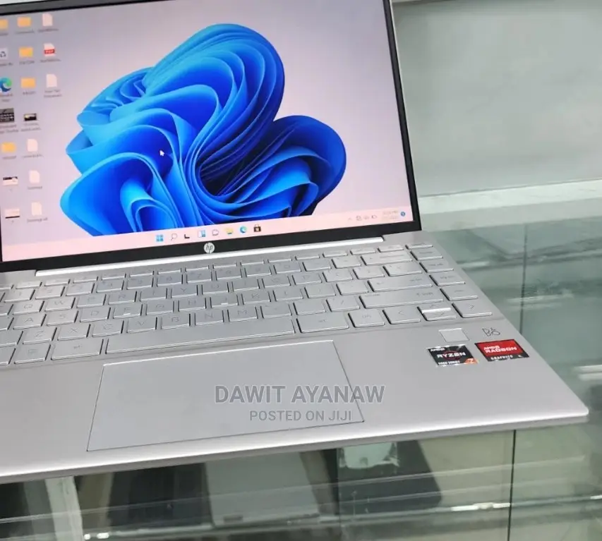 New Laptop HP Pavilion 13 16GB AMD Ryzen 7 SSD 1T