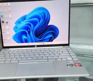 New Laptop HP Pavilion 13 16GB AMD Ryzen 7 SSD 1T