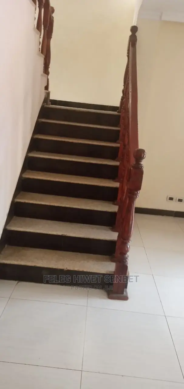 6bdrm House in አአ, Bole for Sale