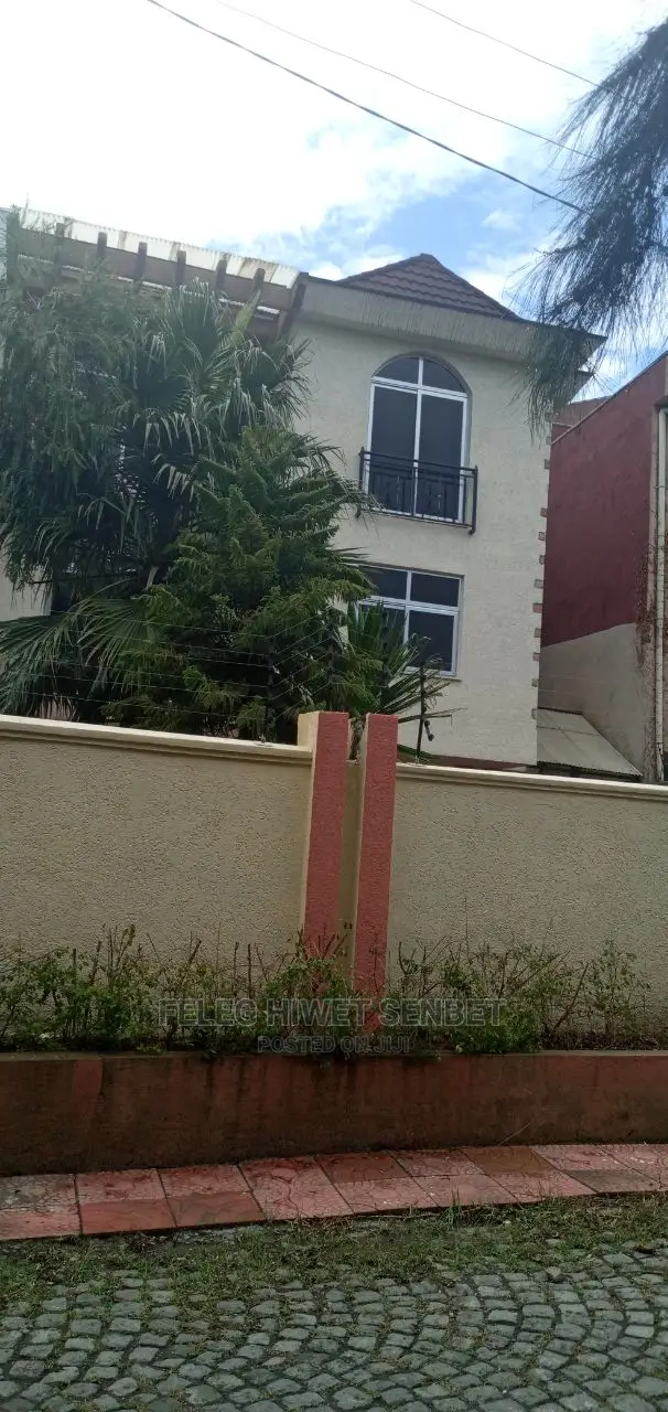 6bdrm House in አአ, Bole for Sale