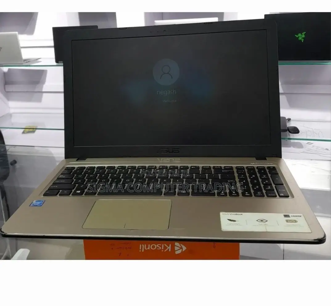 Laptop Asus VivoBook 15 X505BA 4GB Intel HDD 500GB
