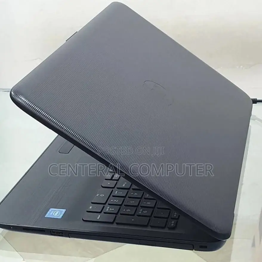 New Laptop HP X2 210 G2 4GB Intel Core I5 SSD 500GB