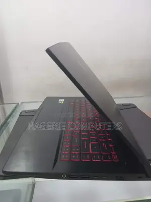 New Laptop MSI GF62 7RE 16GB Intel Core I7 SSD 512GB
