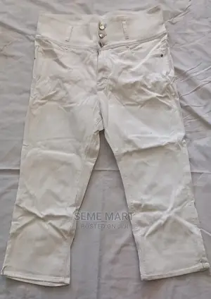 Photo - Women's Short Jeans