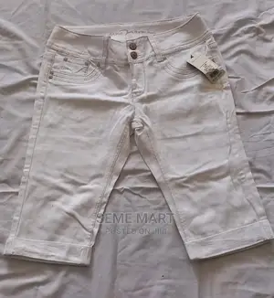 Photo - Women's Short Jeans