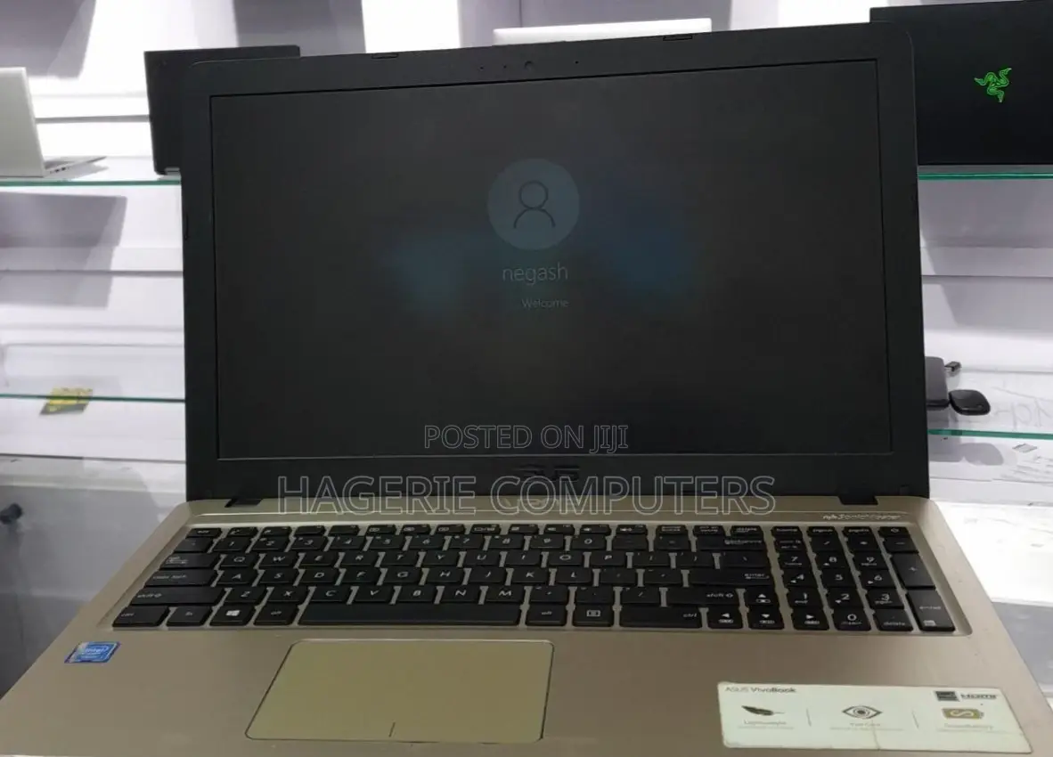 New Laptop Asus VivoBook E12 E203NAH 4GB Intel Core I3 HDD 500GB