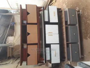 Tv Stand (Tv ሲታንድ)