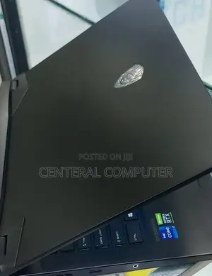 New Laptop MSI Creator 17 B11ue-412 8GB Intel Core I7 SSD 256GB