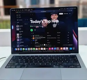 Photo - New Laptop Apple MacBook Pro M1 16GB Apple M1 Pro SSD 512GB