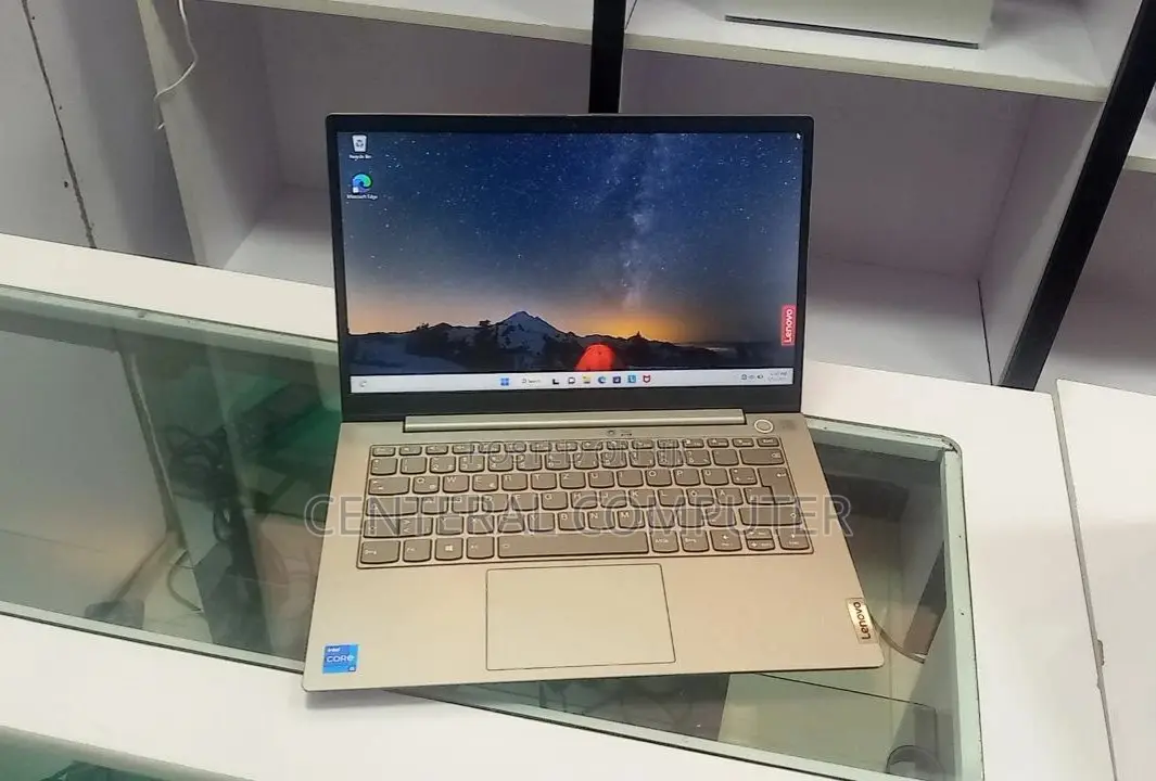 New Laptop HP Pavilion 15z 12GB Intel Core I7 SSD 512GB