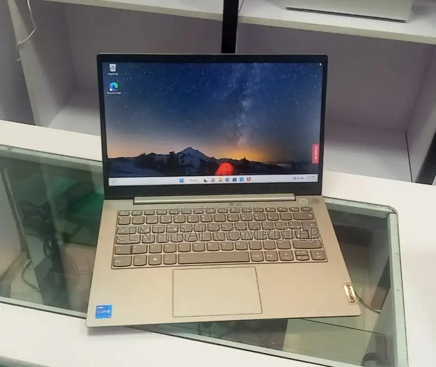 New Laptop HP Pavilion 15z 12GB Intel Core I7 SSD 512GB