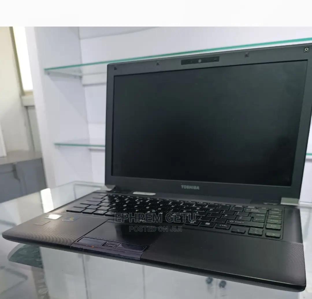 New Laptop Toshiba Tecra R10 4GB Intel Core I5 HDD 500GB