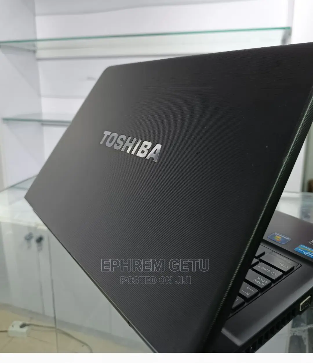 New Laptop Toshiba Tecra R10 4GB Intel Core I5 HDD 500GB