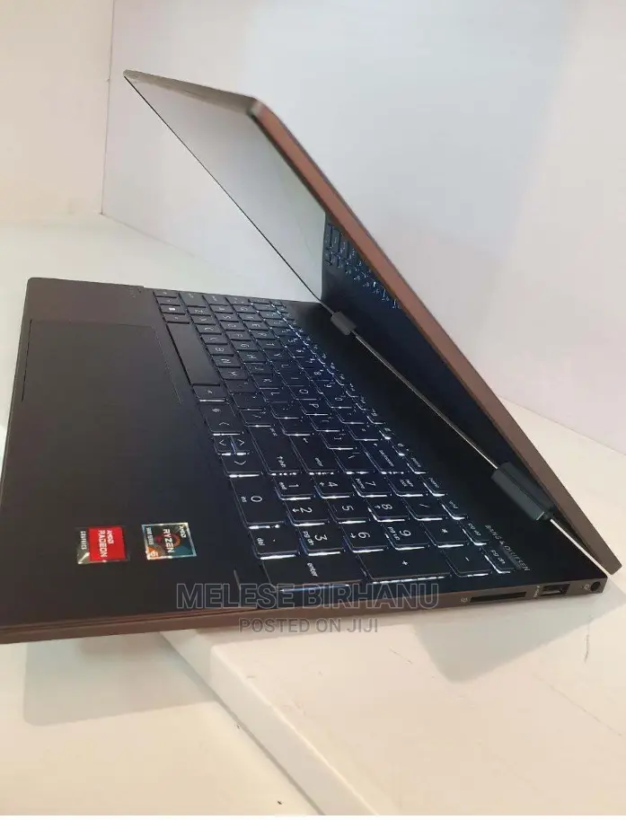 New Laptop HP Envy X360 8GB AMD Ryzen 5 SSD 512GB