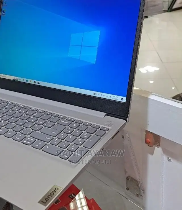 New Laptop Lenovo Ideapad 3-14iil05 4GB Intel Core I3 SSD 256GB