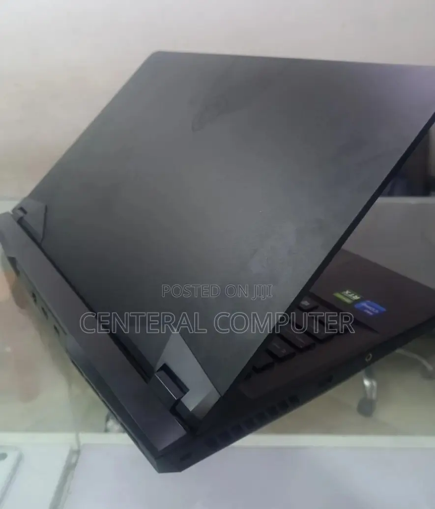 New Laptop MSI GP75 Leopard 16GB Intel Core I7 SSD 1T