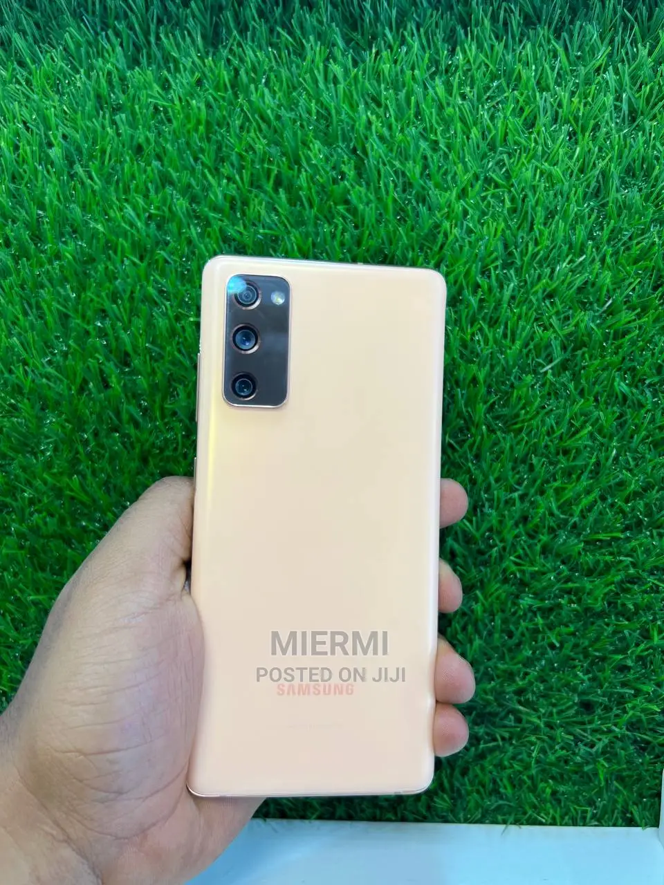 New Samsung Galaxy S20 FE 5G SD865 256 GB Gold