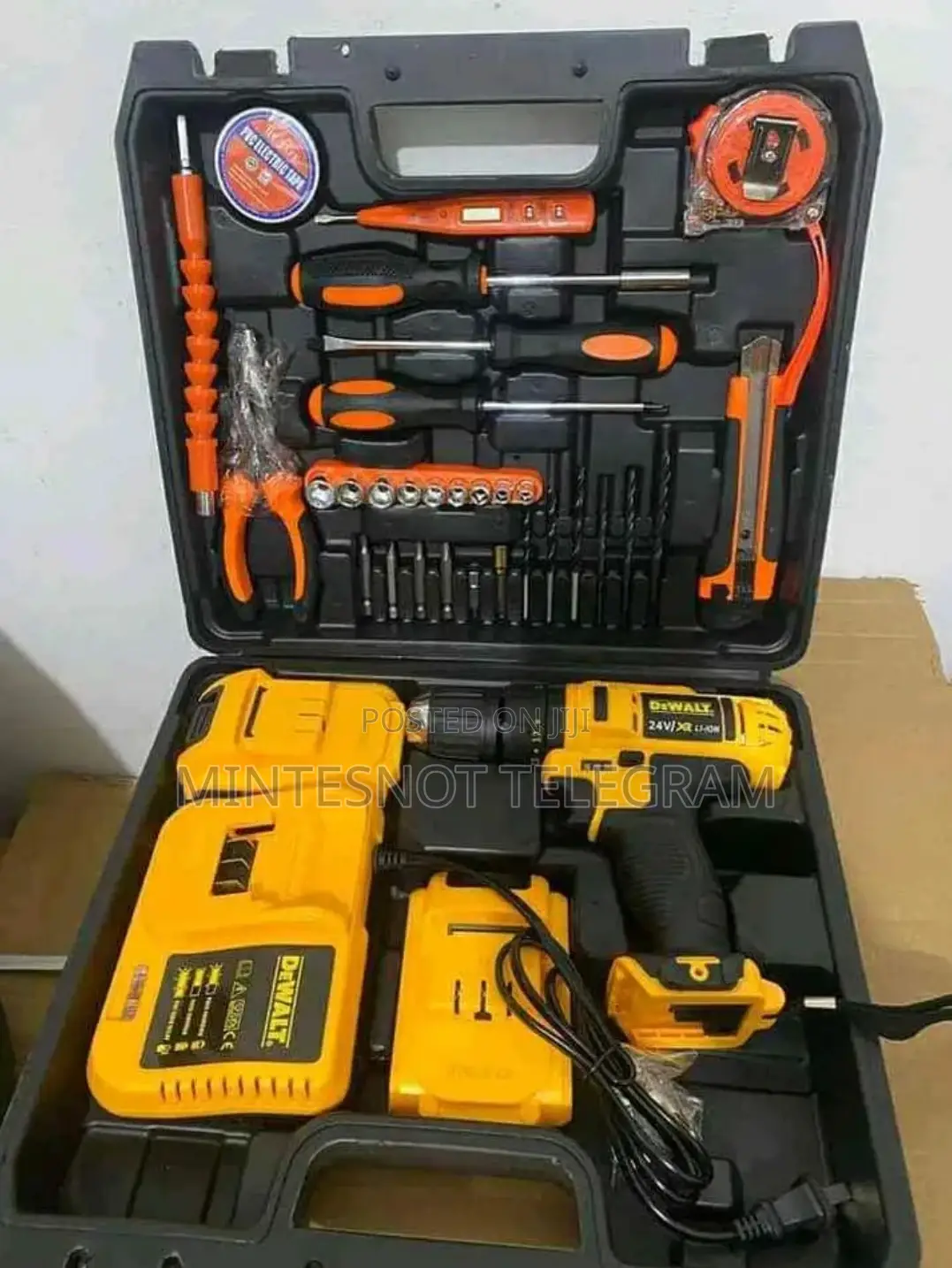 Dewalt Rechargeable Drill With Full Accessories 24v