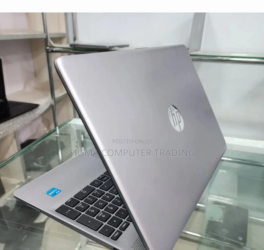New Laptop HP Stream Notebook 8GB Intel Core I3 HDD 1T
