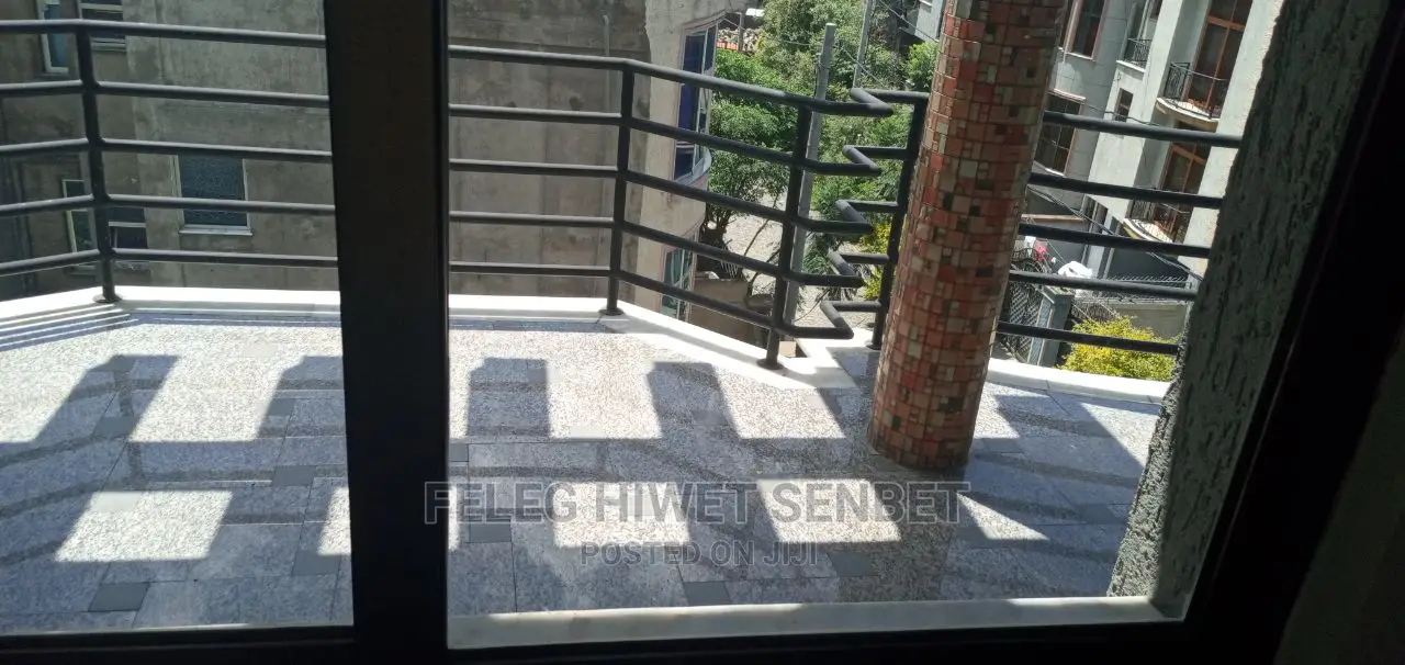 Furnished 5bdrm House in አአ, Bole for Sale