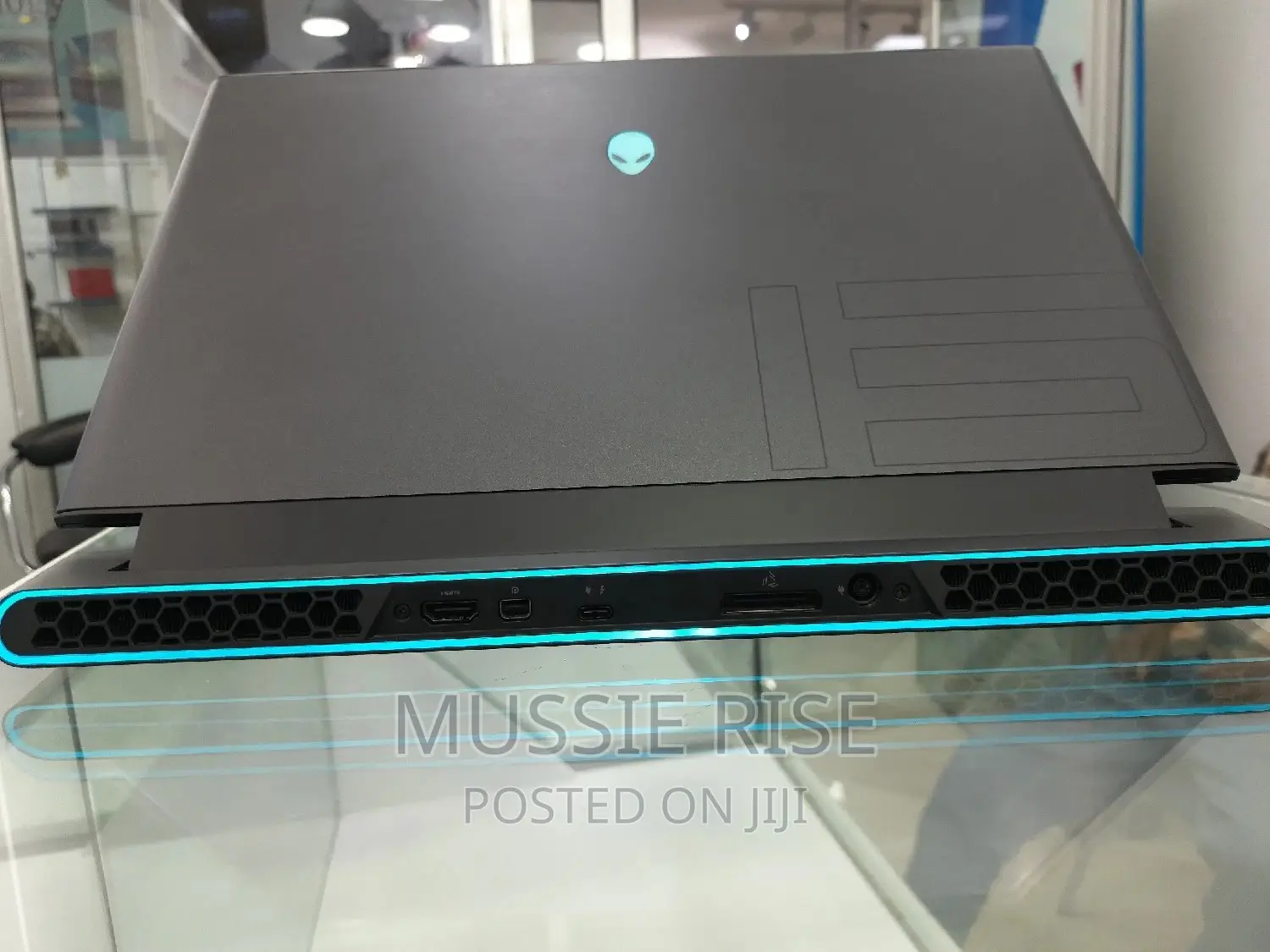 New Laptop Alienware Area-51m 32GB Intel Core I9 SSD 512GB