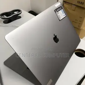 New Laptop Apple MacBook Pro 2017 16GB Intel Core I7 SSD 512GB