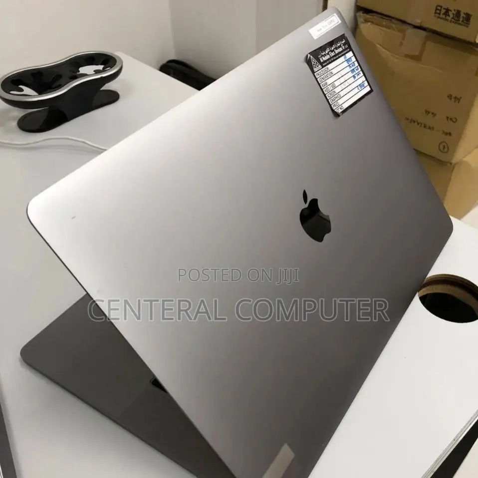 New Laptop Apple MacBook Pro 2017 16GB Intel Core I7 SSD 512GB