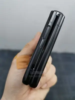 New Samsung Galaxy Z Flip3 5G 128 GB Black