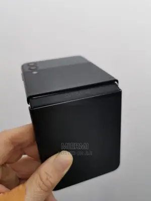 New Samsung Galaxy Z Flip3 5G 128 GB Black