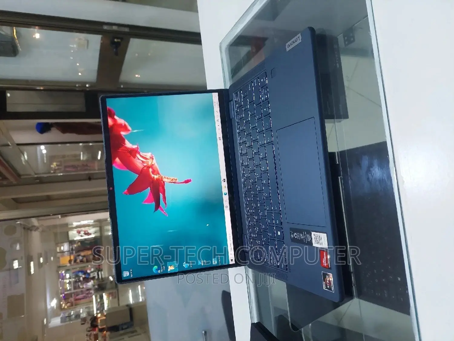 New Laptop Lenovo Yoga 910 8GB AMD Ryzen 5 SSD 512GB