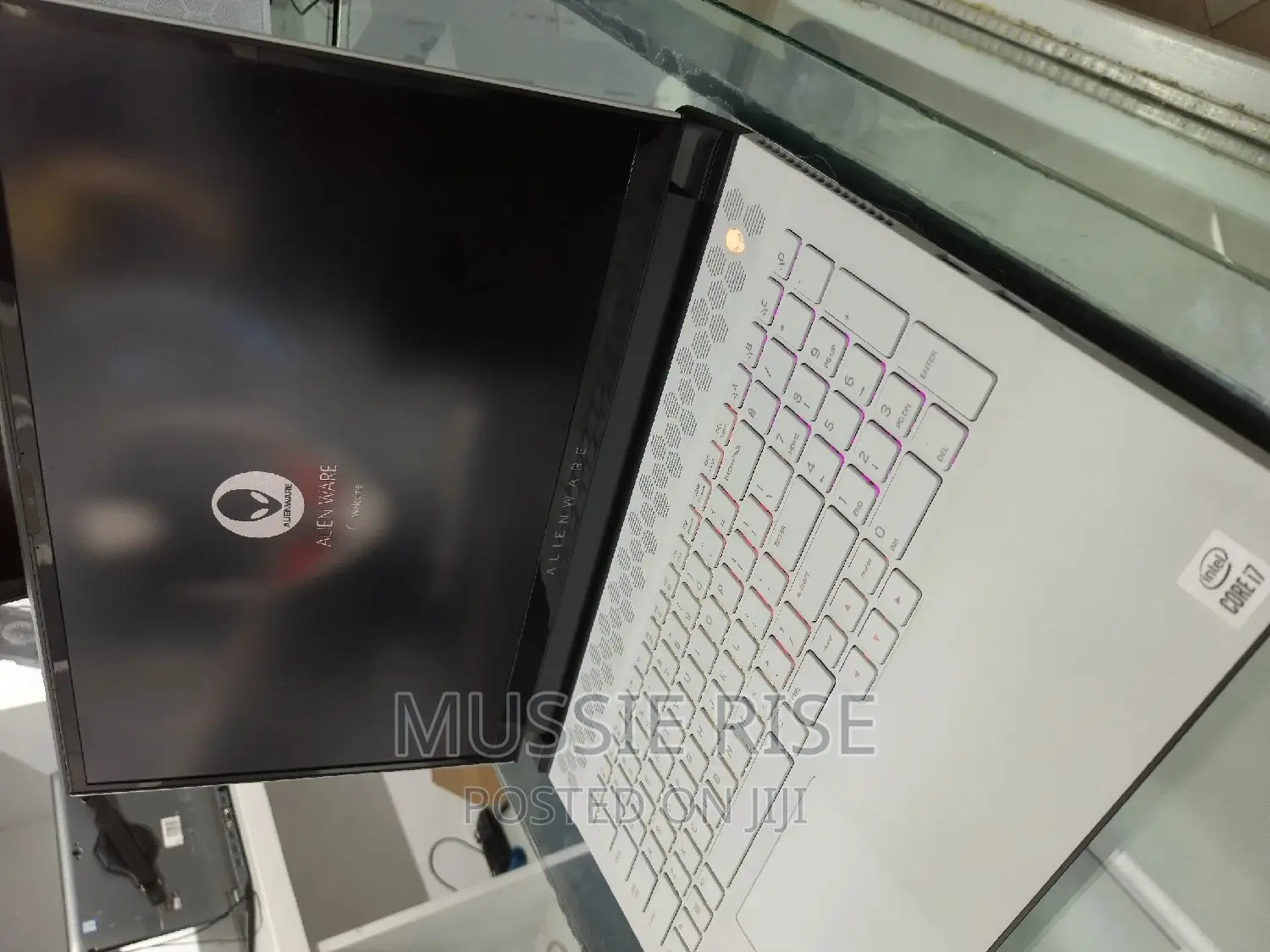 New Laptop Alienware M17x R2 32GB Intel Core I7 SSD 1T