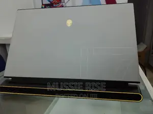 New Laptop Alienware M17x R2 32GB Intel Core I7 SSD 1T
