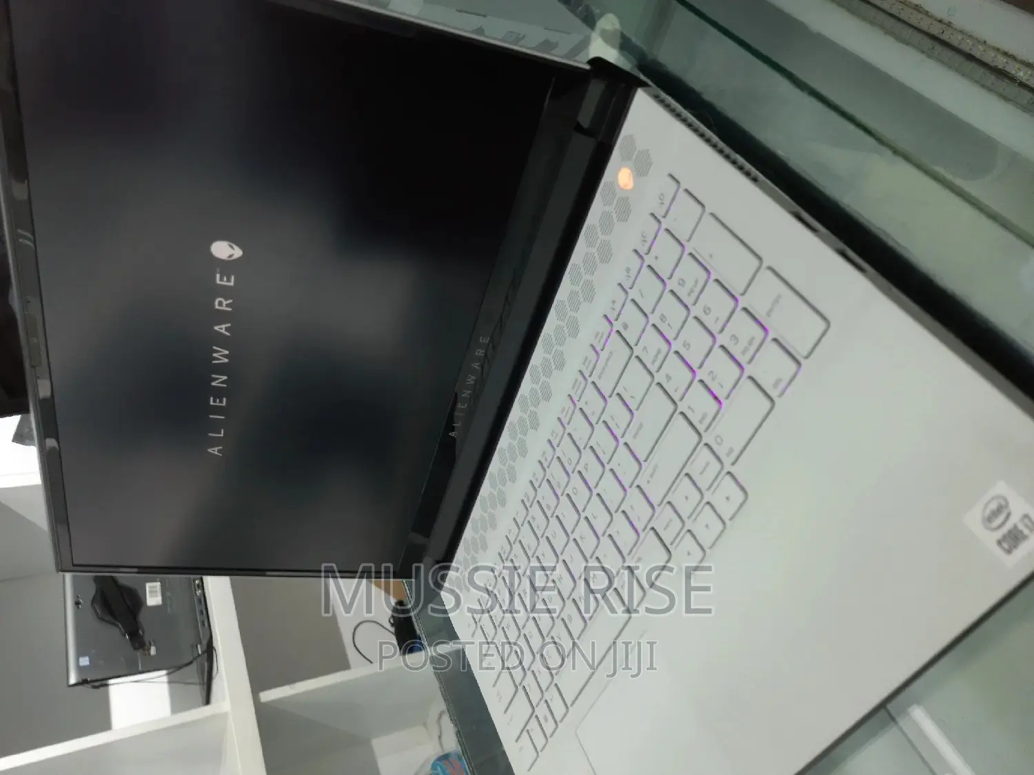 New Laptop Alienware M17x R2 32GB Intel Core I7 SSD 1T