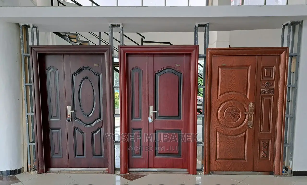 Doors ለውስጥ እና ለውጭ የሚሆኑ