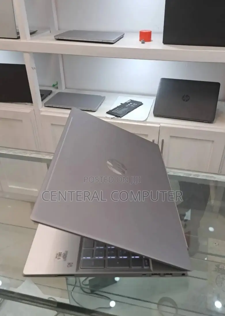 New Laptop HP Pavilion 13 8GB Intel Core I5 HDD 1T