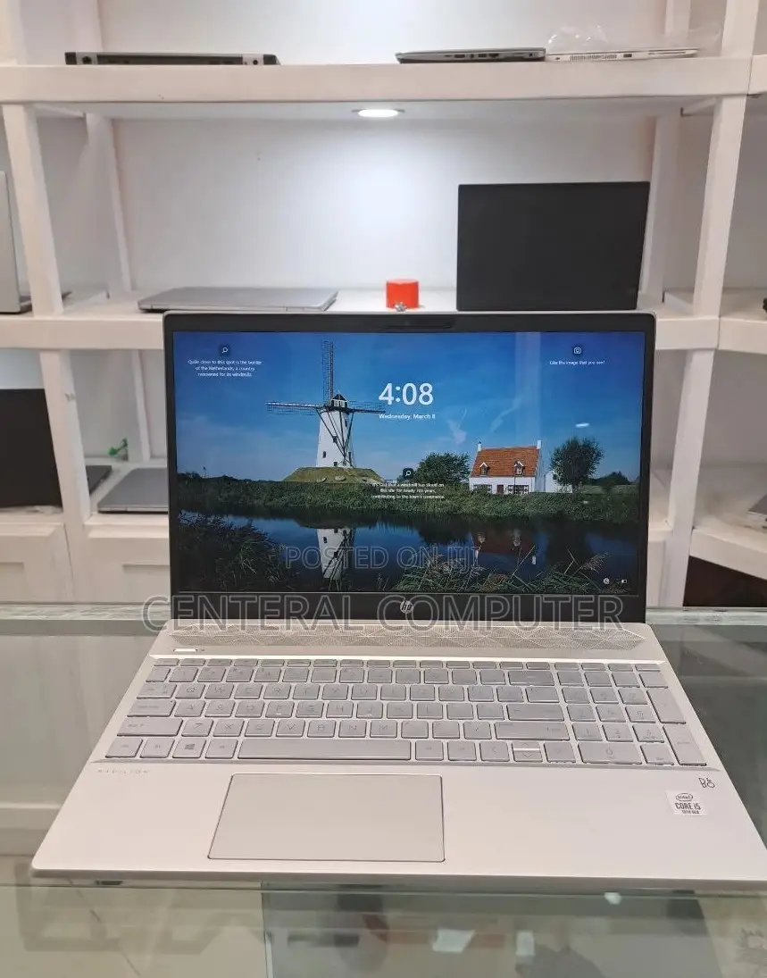 New Laptop HP Pavilion 13 8GB Intel Core I5 HDD 1T