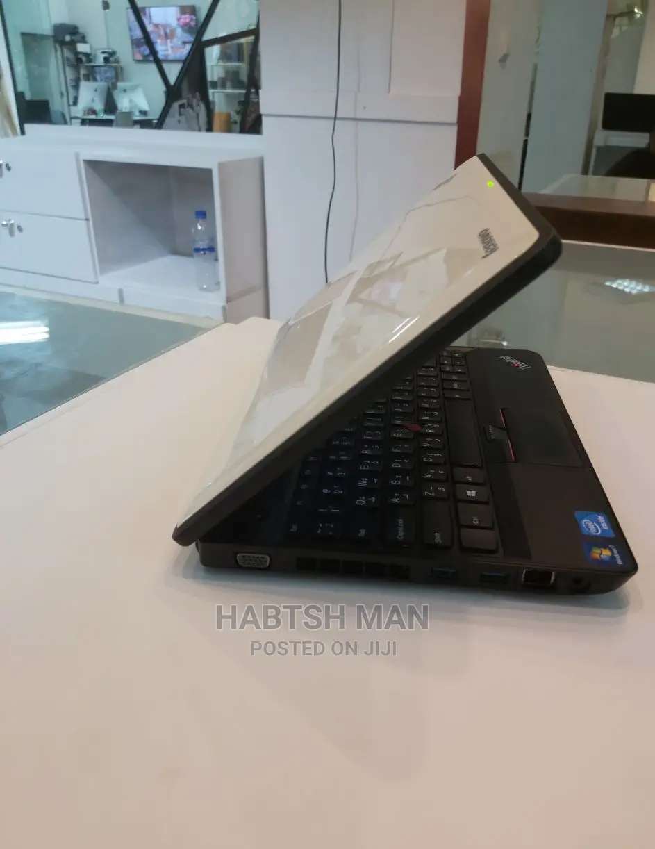 New Laptop Lenovo ThinkPad X131e 4GB Intel Celeron HDD 500GB