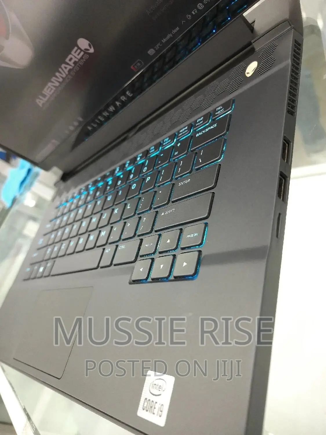 New Laptop Alienware Area-51m 32GB Intel Core I9 SSD 512GB